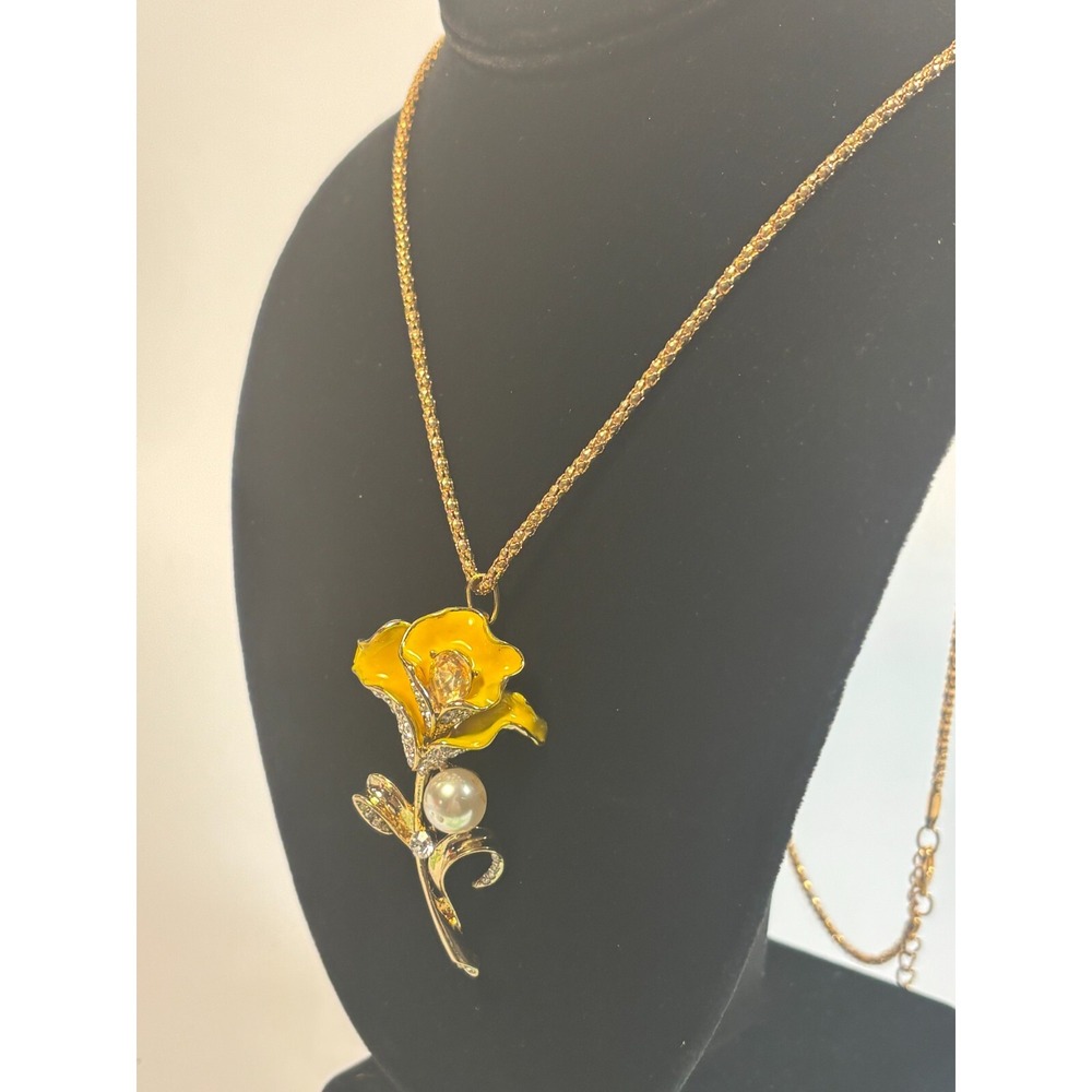Betsey Johnson Lily Necklace Yellow Enamel Pearl Rhinestone - Picture 3 of 11